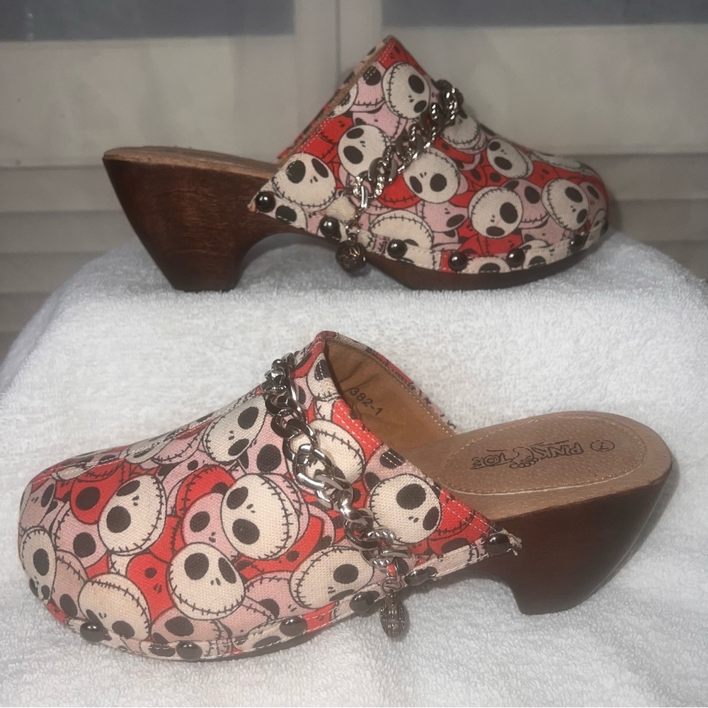 Jack Skellington Skull Mules Chain Accent Charm Wood Heel Halloween Goth Core 7